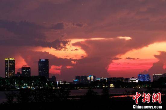 南京天气预报15天气报气-南京天气预报15天准确天-第1张图片-雾华天气